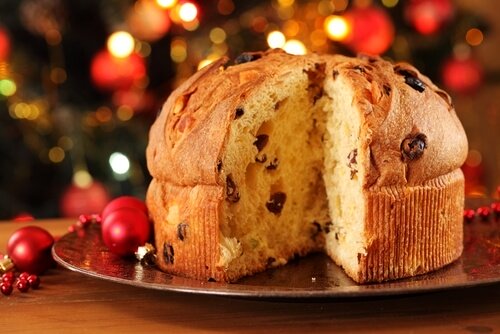 Panettone - Christmas food in Italy
